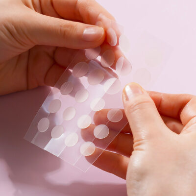 Náplasti na akné Isntree - Onion Newpair Spot Patch